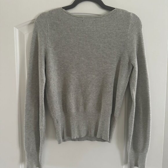 Leith Lightweight Sweater with Sweetheart V-Neck Detail - Size XXS - Loose Fit - Picture 3 of 6